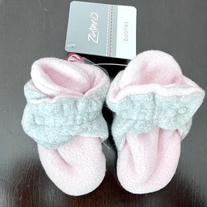 NWT Zutano fleece booties
